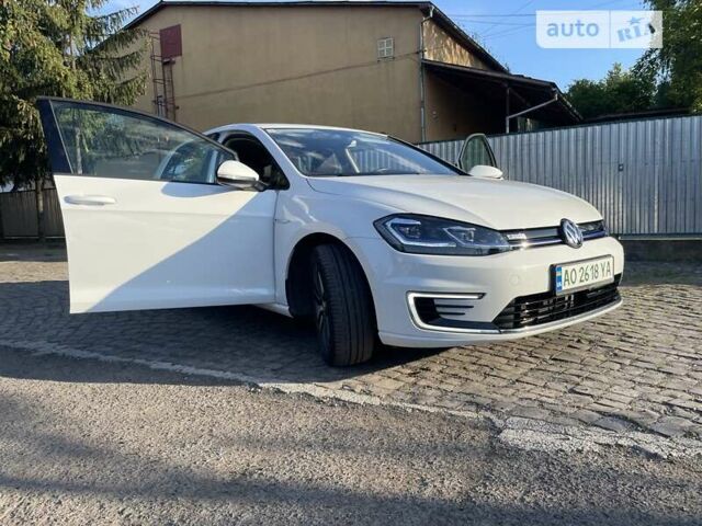 Білий Фольксваген e-Golf, об'ємом двигуна 0 л та пробігом 55 тис. км за 15500 $, фото 14 на Automoto.ua