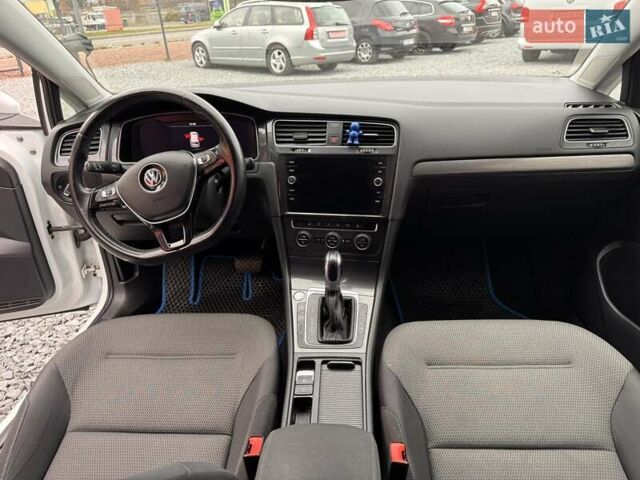 Белый Фольксваген e-Golf, объемом двигателя 0 л и пробегом 170 тыс. км за 13000 $, фото 19 на Automoto.ua