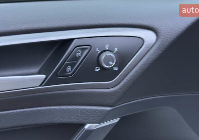 Белый Фольксваген e-Golf, объемом двигателя 0 л и пробегом 88 тыс. км за 14500 $, фото 31 на Automoto.ua