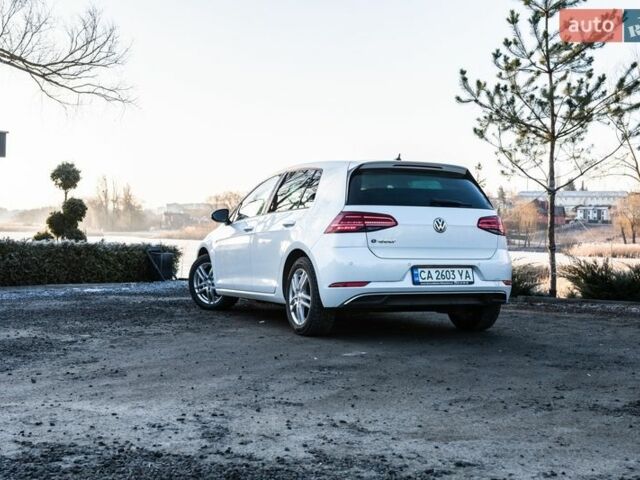Белый Фольксваген e-Golf, объемом двигателя 0 л и пробегом 78 тыс. км за 15300 $, фото 14 на Automoto.ua