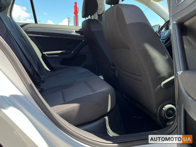 Білий Фольксваген e-Golf, об'ємом двигуна 36 л та пробігом 56 тис. км за 15300 $, фото 20 на Automoto.ua