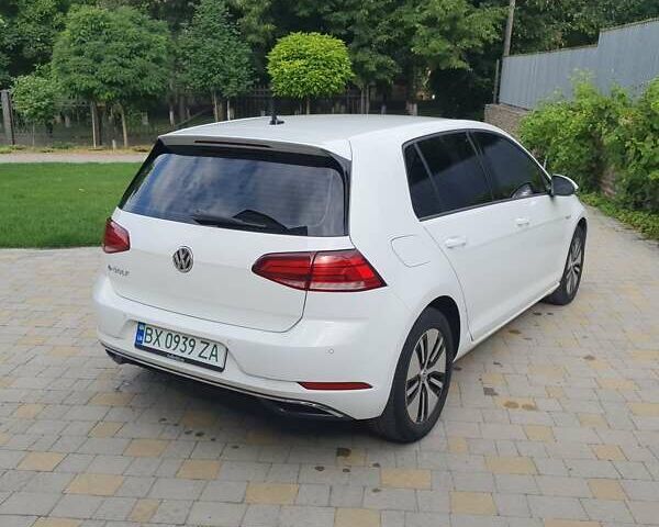 Белый Фольксваген e-Golf, объемом двигателя 0 л и пробегом 92 тыс. км за 14200 $, фото 10 на Automoto.ua