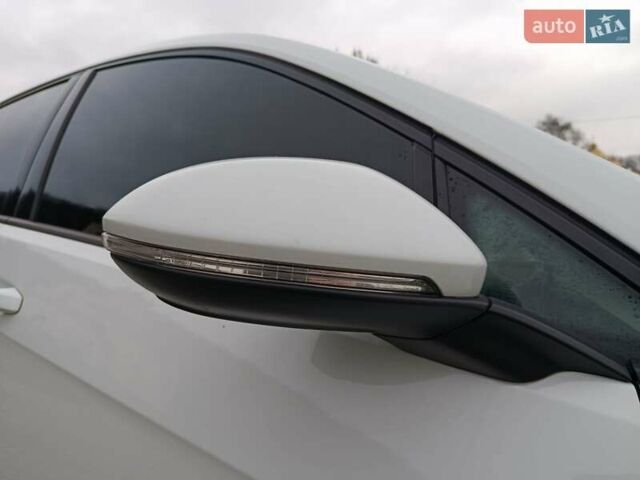 Білий Фольксваген e-Golf, об'ємом двигуна 0 л та пробігом 78 тис. км за 11600 $, фото 8 на Automoto.ua