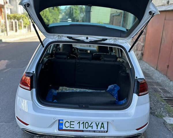 Белый Фольксваген e-Golf, объемом двигателя 0 л и пробегом 47 тыс. км за 15800 $, фото 6 на Automoto.ua