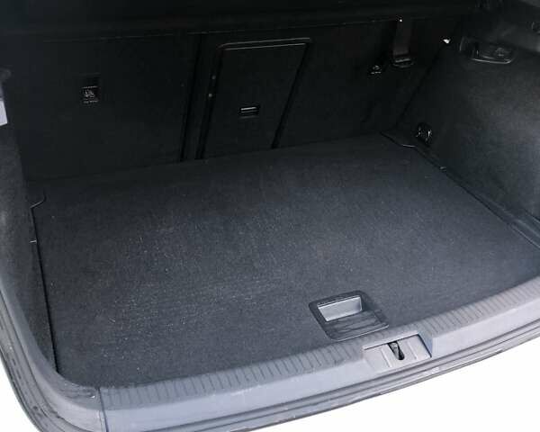 Белый Фольксваген e-Golf, объемом двигателя 0 л и пробегом 80 тыс. км за 14800 $, фото 10 на Automoto.ua