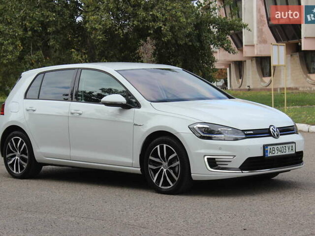Белый Фольксваген e-Golf, объемом двигателя 0 л и пробегом 68 тыс. км за 14999 $, фото 1 на Automoto.ua