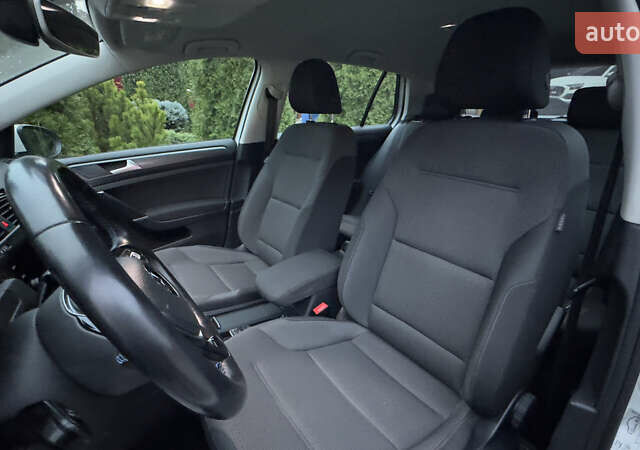 Белый Фольксваген e-Golf, объемом двигателя 0 л и пробегом 88 тыс. км за 14500 $, фото 36 на Automoto.ua