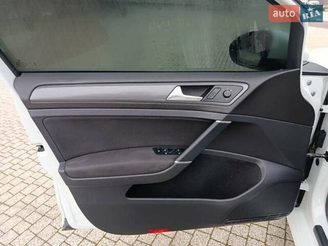 Білий Фольксваген e-Golf, об'ємом двигуна 0 л та пробігом 78 тис. км за 11600 $, фото 15 на Automoto.ua
