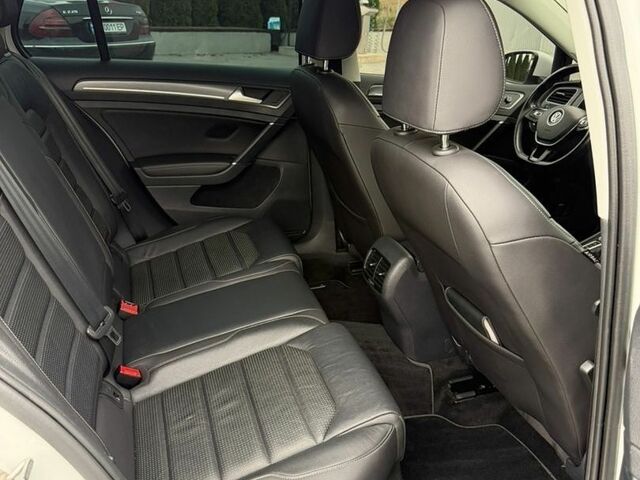 Білий Фольксваген e-Golf, об'ємом двигуна 0 л та пробігом 138 тис. км за 16700 $, фото 7 на Automoto.ua