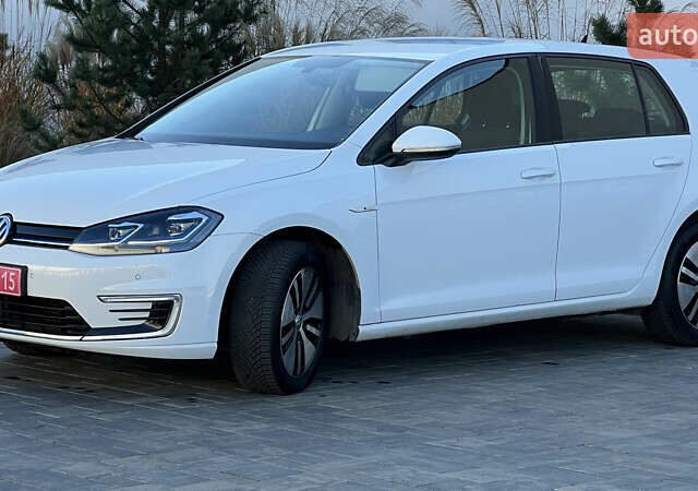 Белый Фольксваген e-Golf, объемом двигателя 0 л и пробегом 84 тыс. км за 13250 $, фото 21 на Automoto.ua
