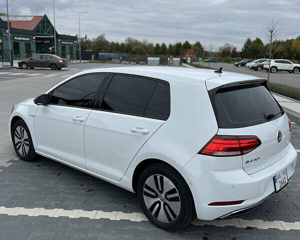 Белый Фольксваген e-Golf, объемом двигателя 0 л и пробегом 75 тыс. км за 15500 $, фото 8 на Automoto.ua