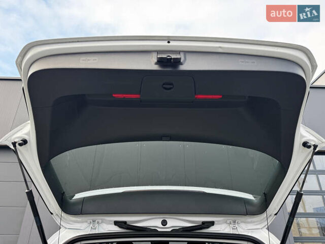 Білий Фольксваген e-Golf, об'ємом двигуна 0 л та пробігом 20 тис. км за 18001 $, фото 33 на Automoto.ua