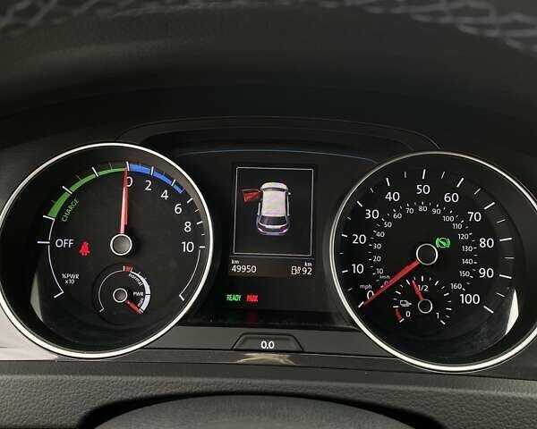 Білий Фольксваген e-Golf, об'ємом двигуна 0 л та пробігом 82 тис. км за 13000 $, фото 12 на Automoto.ua
