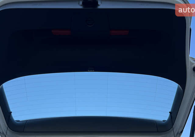 Белый Фольксваген e-Golf, объемом двигателя 0 л и пробегом 84 тыс. км за 13250 $, фото 60 на Automoto.ua