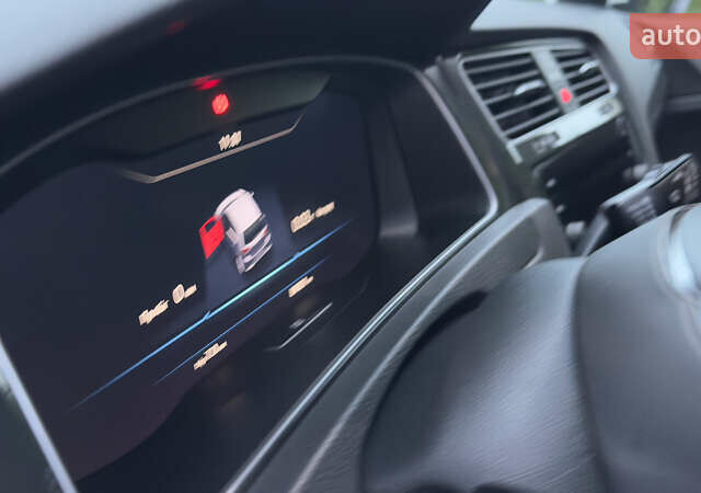 Белый Фольксваген e-Golf, объемом двигателя 0 л и пробегом 88 тыс. км за 14500 $, фото 33 на Automoto.ua