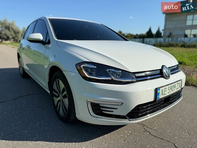 Білий Фольксваген e-Golf, об'ємом двигуна 0 л та пробігом 118 тис. км за 13500 $, фото 14 на Automoto.ua