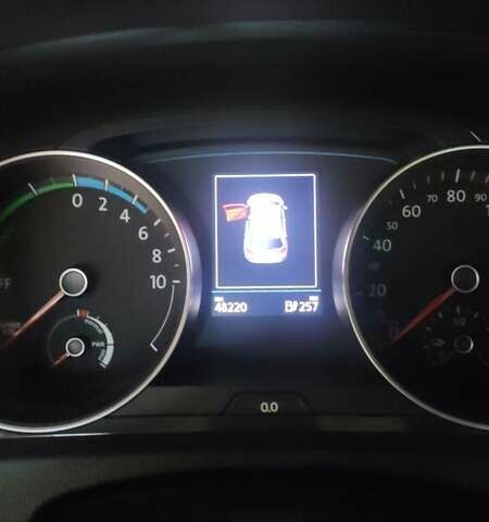 Белый Фольксваген e-Golf, объемом двигателя 0 л и пробегом 73 тыс. км за 13800 $, фото 4 на Automoto.ua