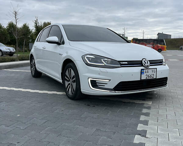 Белый Фольксваген e-Golf, объемом двигателя 0 л и пробегом 75 тыс. км за 15500 $, фото 2 на Automoto.ua