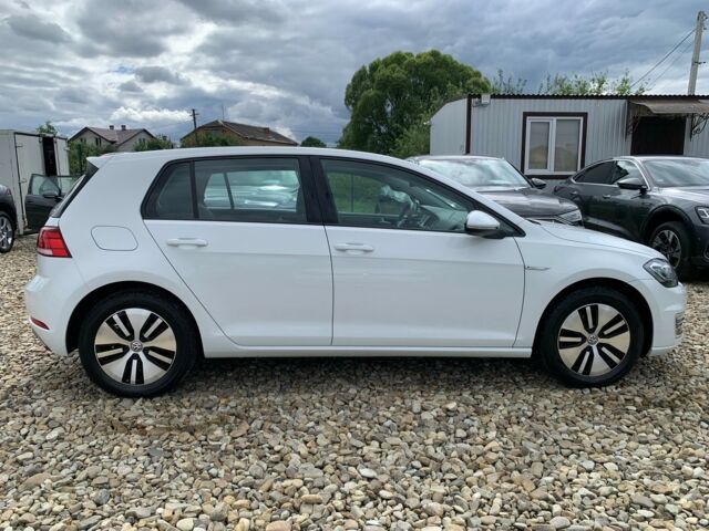 Белый Фольксваген e-Golf, объемом двигателя 0 л и пробегом 19 тыс. км за 14500 $, фото 12 на Automoto.ua