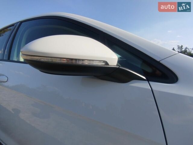 Белый Фольксваген e-Golf, объемом двигателя 0 л и пробегом 75 тыс. км за 14500 $, фото 16 на Automoto.ua