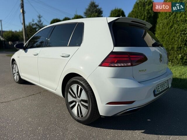 Белый Фольксваген e-Golf, объемом двигателя 0 л и пробегом 118 тыс. км за 13500 $, фото 7 на Automoto.ua