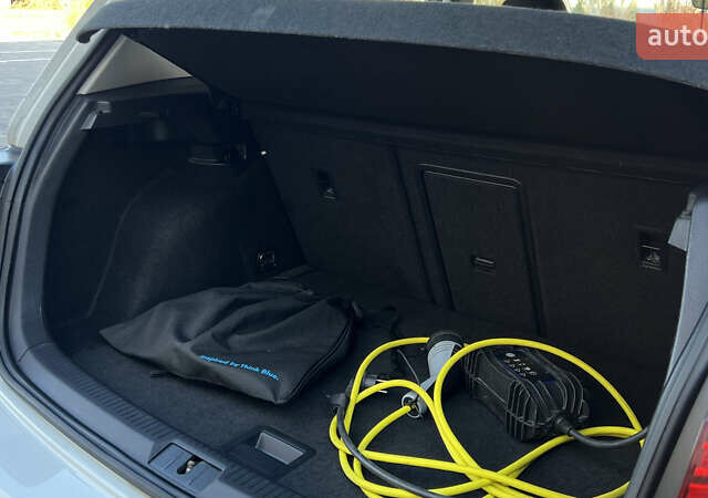 Белый Фольксваген e-Golf, объемом двигателя 0 л и пробегом 84 тыс. км за 13250 $, фото 62 на Automoto.ua