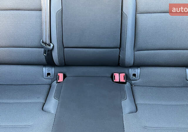 Белый Фольксваген e-Golf, объемом двигателя 0 л и пробегом 84 тыс. км за 13250 $, фото 79 на Automoto.ua