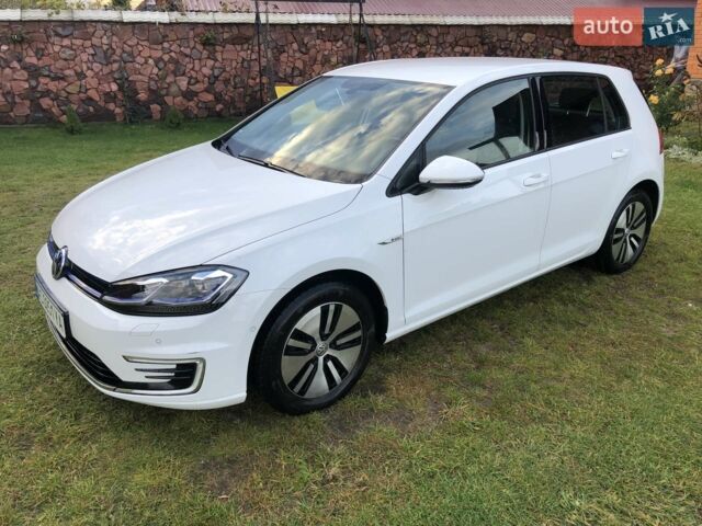 Белый Фольксваген e-Golf, объемом двигателя 0 л и пробегом 80 тыс. км за 14300 $, фото 13 на Automoto.ua