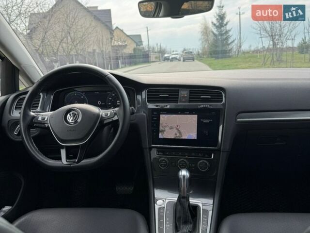 Белый Фольксваген e-Golf, объемом двигателя 0 л и пробегом 83 тыс. км за 12999 $, фото 23 на Automoto.ua