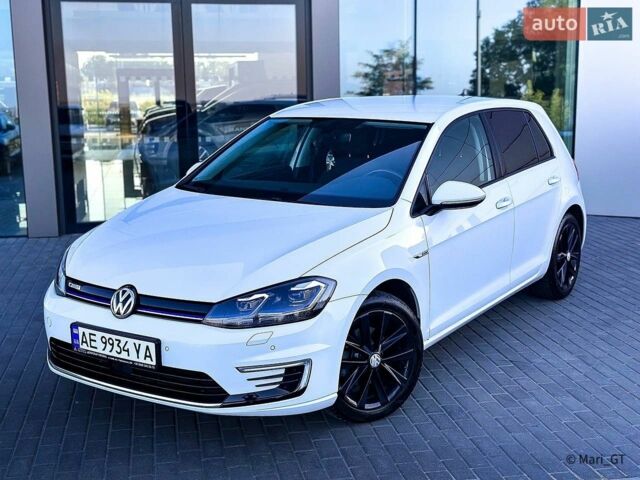 Білий Фольксваген e-Golf, об'ємом двигуна 0 л та пробігом 103 тис. км за 13700 $, фото 7 на Automoto.ua