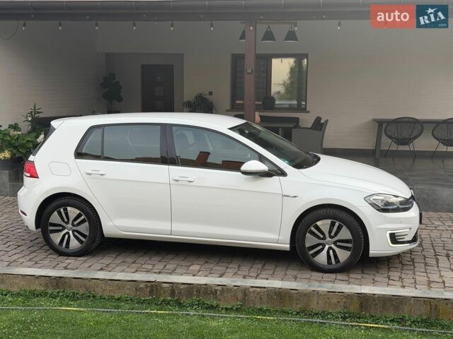 Білий Фольксваген e-Golf, об'ємом двигуна 0 л та пробігом 99 тис. км за 13750 $, фото 7 на Automoto.ua