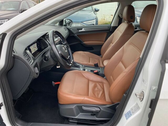 Белый Фольксваген e-Golf, объемом двигателя 0 л и пробегом 51 тыс. км за 16200 $, фото 30 на Automoto.ua