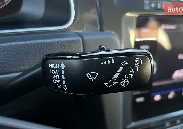 Белый Фольксваген e-Golf, объемом двигателя 0 л и пробегом 84 тыс. км за 13250 $, фото 104 на Automoto.ua