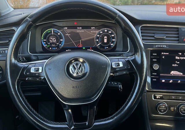 Белый Фольксваген e-Golf, объемом двигателя 0 л и пробегом 84 тыс. км за 13250 $, фото 96 на Automoto.ua