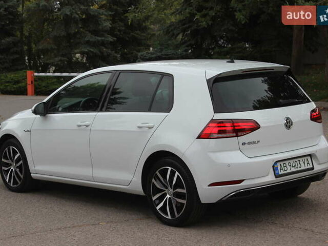 Белый Фольксваген e-Golf, объемом двигателя 0 л и пробегом 68 тыс. км за 14999 $, фото 19 на Automoto.ua