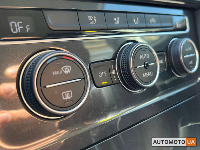 Білий Фольксваген e-Golf, об'ємом двигуна 36 л та пробігом 56 тис. км за 15300 $, фото 15 на Automoto.ua