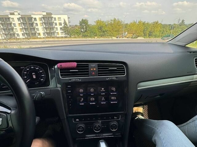 Білий Фольксваген e-Golf, об'ємом двигуна 0 л та пробігом 42 тис. км за 17800 $, фото 25 на Automoto.ua