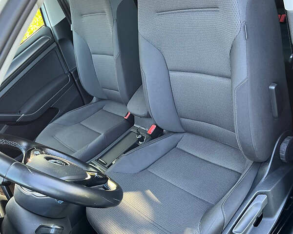 Белый Фольксваген e-Golf, объемом двигателя 0 л и пробегом 169 тыс. км за 13500 $, фото 13 на Automoto.ua