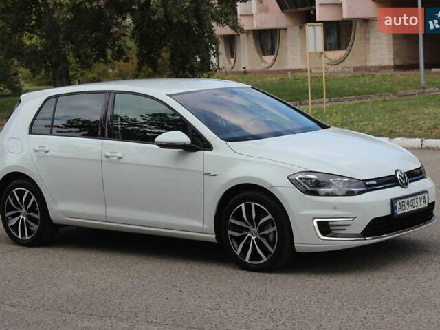 Белый Фольксваген e-Golf, объемом двигателя 0 л и пробегом 68 тыс. км за 14999 $, фото 12 на Automoto.ua