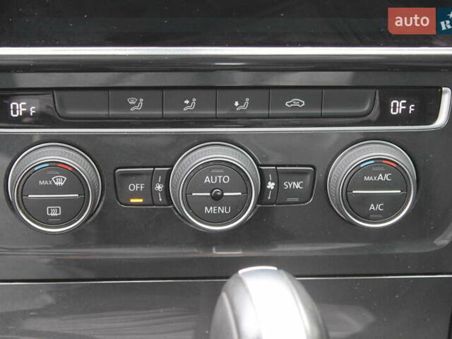 Белый Фольксваген e-Golf, объемом двигателя 0 л и пробегом 68 тыс. км за 14999 $, фото 38 на Automoto.ua