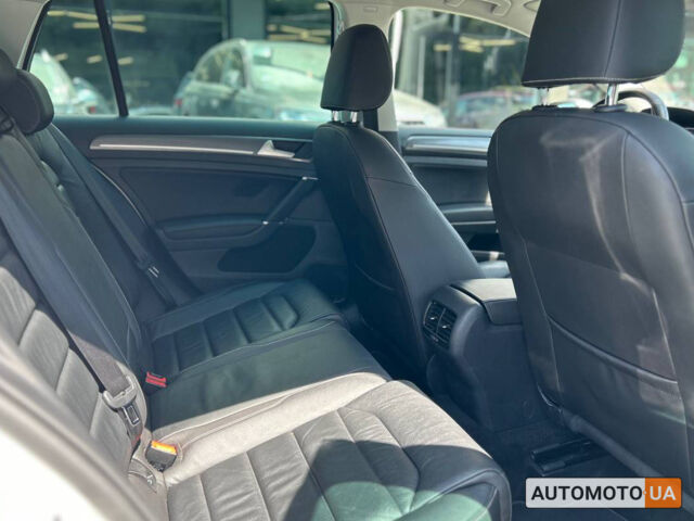 Білий Фольксваген e-Golf, об'ємом двигуна 35 л та пробігом 44 тис. км за 19200 $, фото 13 на Automoto.ua