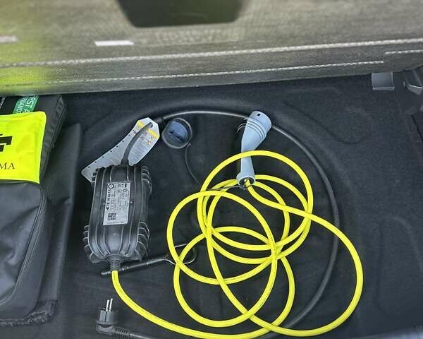 Белый Фольксваген e-Golf, объемом двигателя 0 л и пробегом 48 тыс. км за 13900 $, фото 13 на Automoto.ua