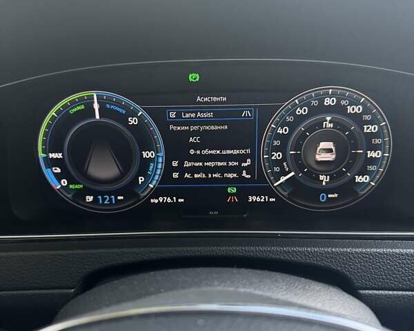 Білий Фольксваген e-Golf, об'ємом двигуна 0 л та пробігом 39 тис. км за 19500 $, фото 26 на Automoto.ua