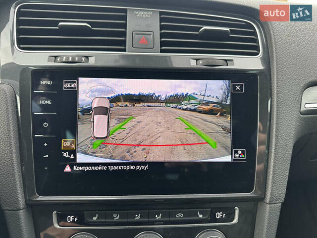 Белый Фольксваген e-Golf, объемом двигателя 0 л и пробегом 98 тыс. км за 16450 $, фото 29 на Automoto.ua