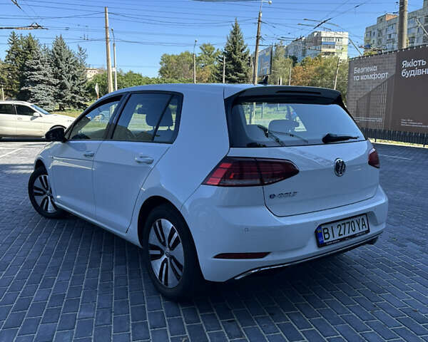 Белый Фольксваген e-Golf, объемом двигателя 0 л и пробегом 24 тыс. км за 15999 $, фото 6 на Automoto.ua