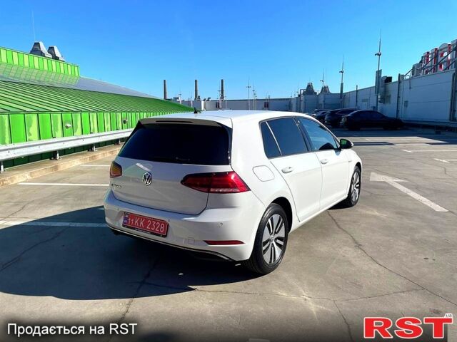 Белый Фольксваген e-Golf, объемом двигателя 100 л и пробегом 124 тыс. км за 13400 $, фото 3 на Automoto.ua