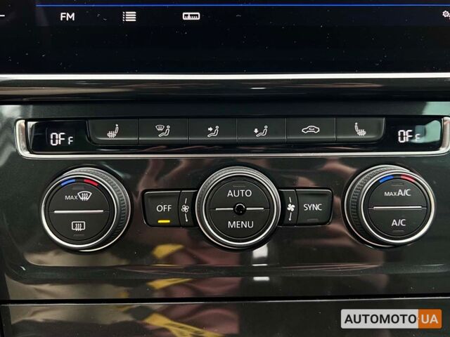 Белый Фольксваген e-Golf, объемом двигателя 36 л и пробегом 41 тыс. км за 21150 $, фото 16 на Automoto.ua