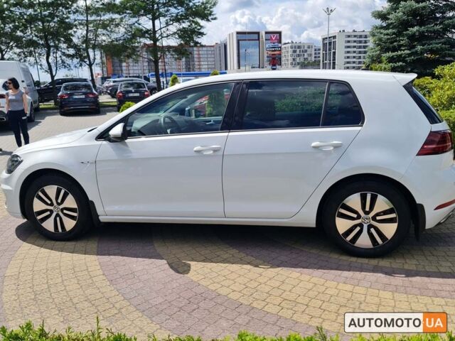 Белый Фольксваген e-Golf, объемом двигателя 36 л и пробегом 114 тыс. км за 15000 $, фото 4 на Automoto.ua