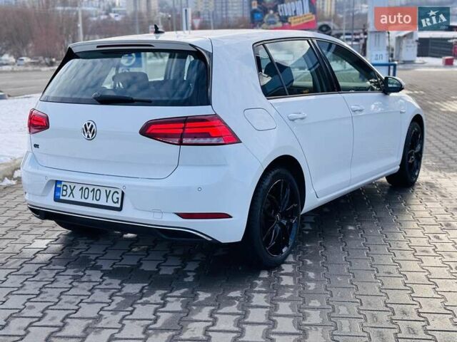 Белый Фольксваген e-Golf, объемом двигателя 0 л и пробегом 87 тыс. км за 12999 $, фото 44 на Automoto.ua
