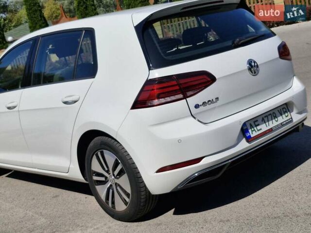 Белый Фольксваген e-Golf, объемом двигателя 0 л и пробегом 70 тыс. км за 14500 $, фото 5 на Automoto.ua